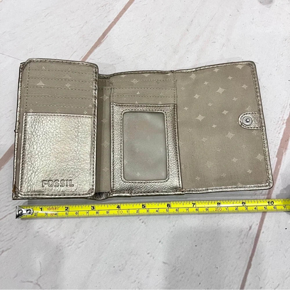 Fossil Golden Bronze Metallic Leather Keyhole Medium Trifold Maddox Wallet